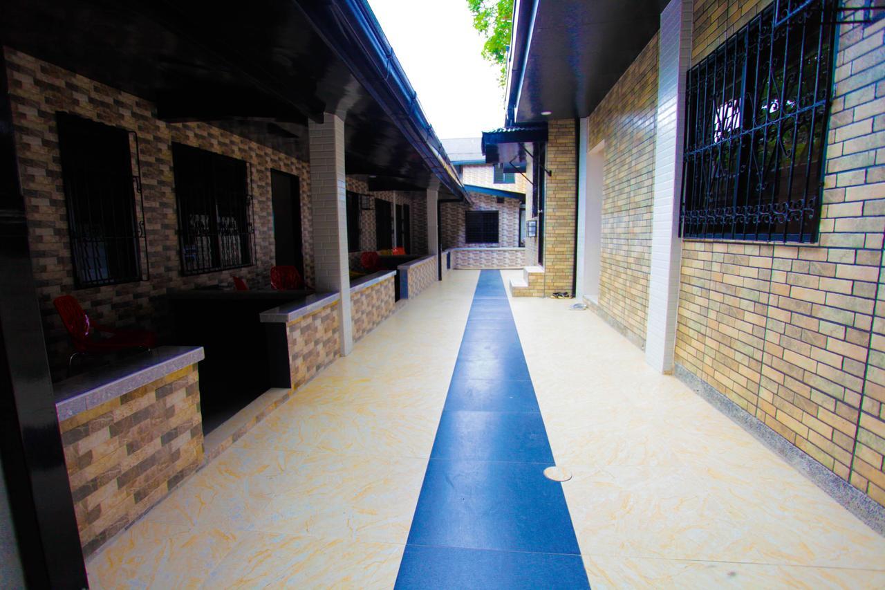 HalfWay House Hostel Mactan Cebu Airport Isla de Mactán Exterior foto